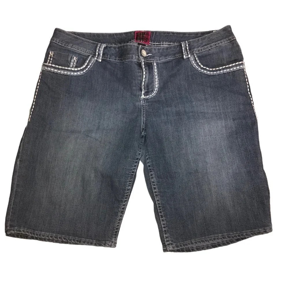 TORRID Sz 18 Women's Plus Size Bermuda Decorative Stitching Denim Jeans Shorts